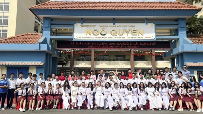 mau-dong-phuc-truong-thpt-ngo-quyen-quan-7 TRƯỜNG THPT NGÔ QUYỀN